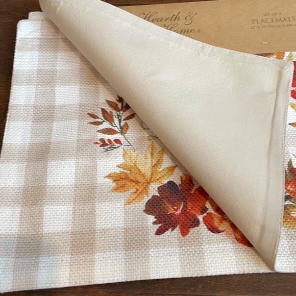 4 Blessed Embroidered Placemats Wreath - Picture 5 of 5